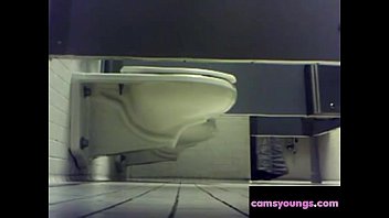 Compilado espia toilete masurbacion