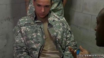 Soldados teniendo sexo gay