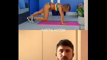 Anitta desnuda