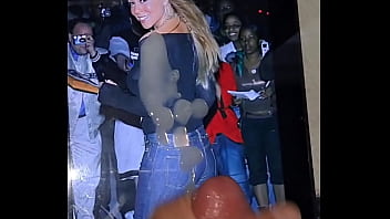 Mariah carey boob flash